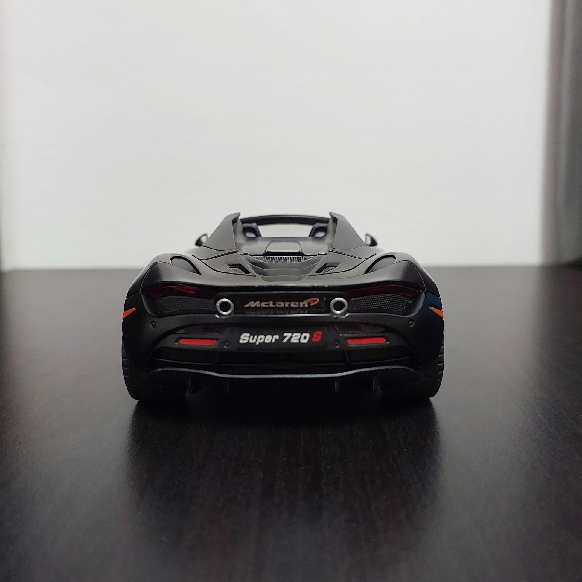Mclaren 720S Car Model (1:24)
