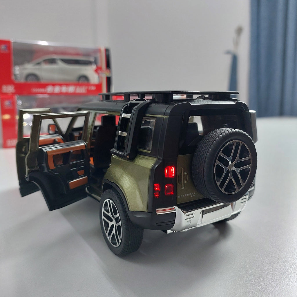 Land Rover Defender Diecast (1:24)