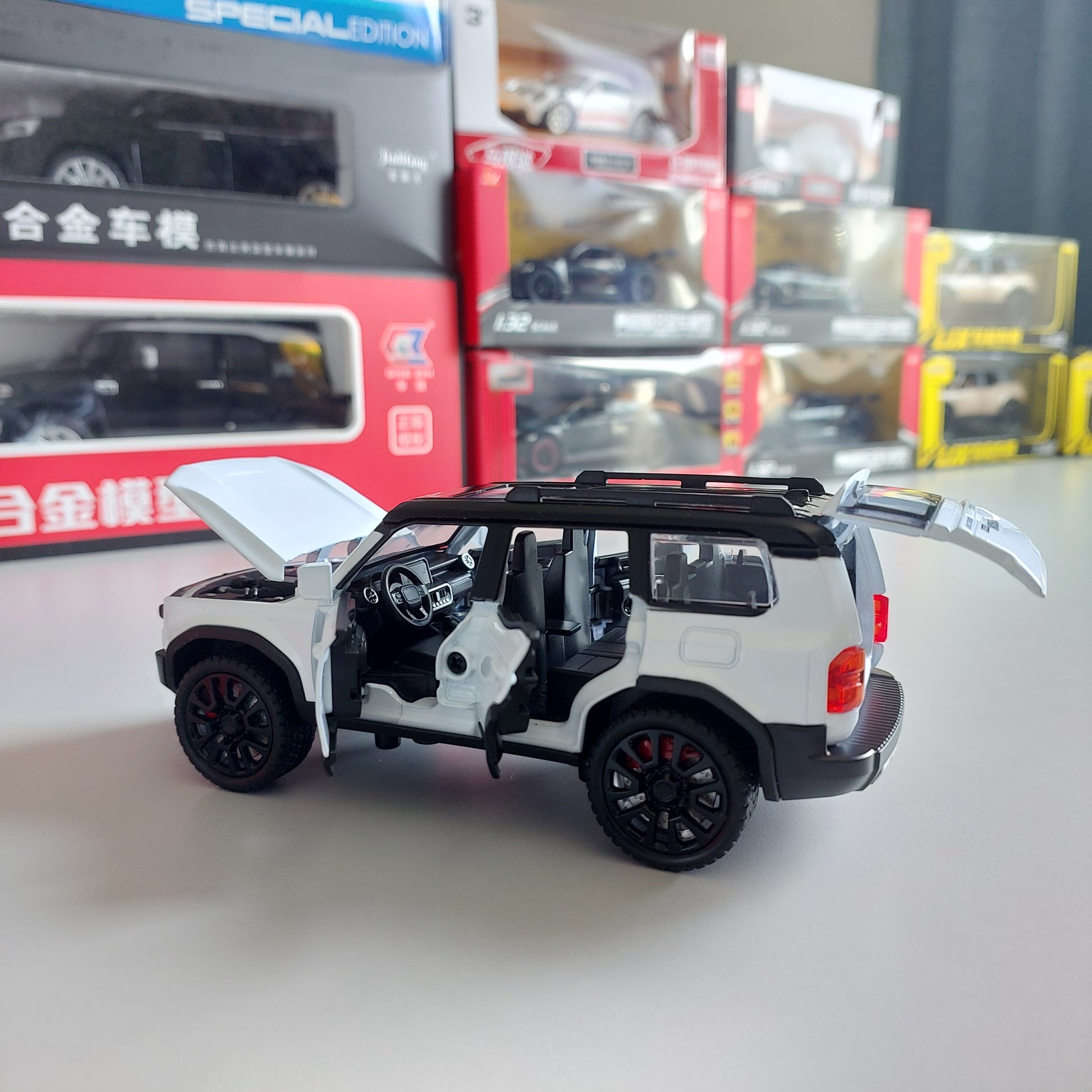 Toyota Prado Land Cruiser Diecast (1:32)