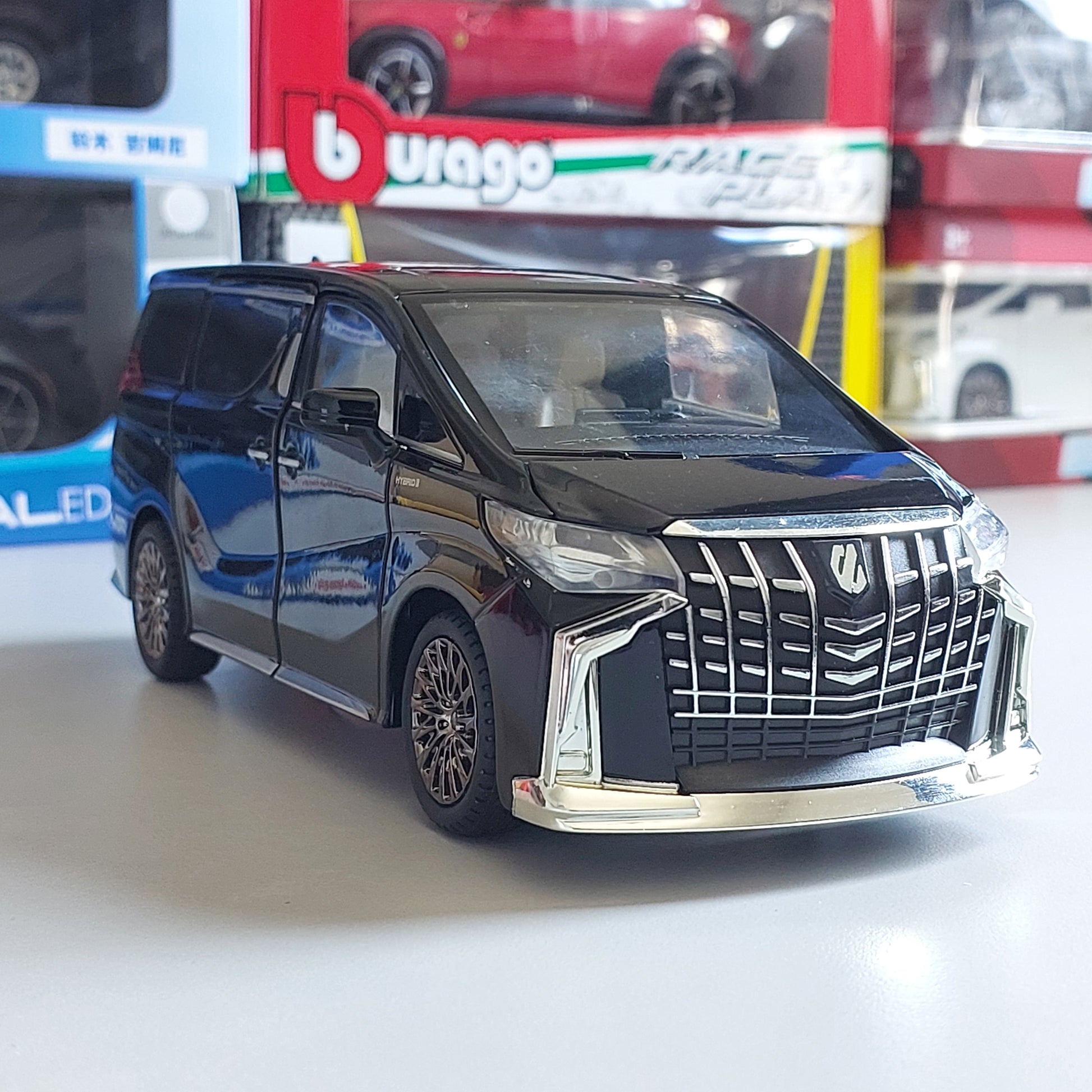 Toyota Alphard Diecast (1:24)