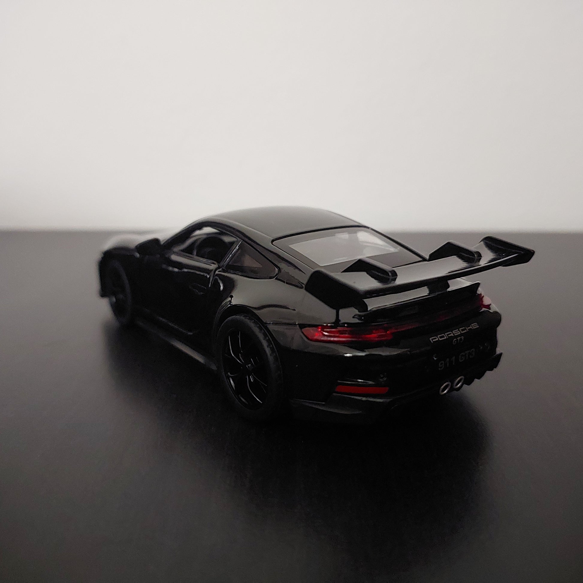 Porsche 911 GT3 Car Model (1:32)