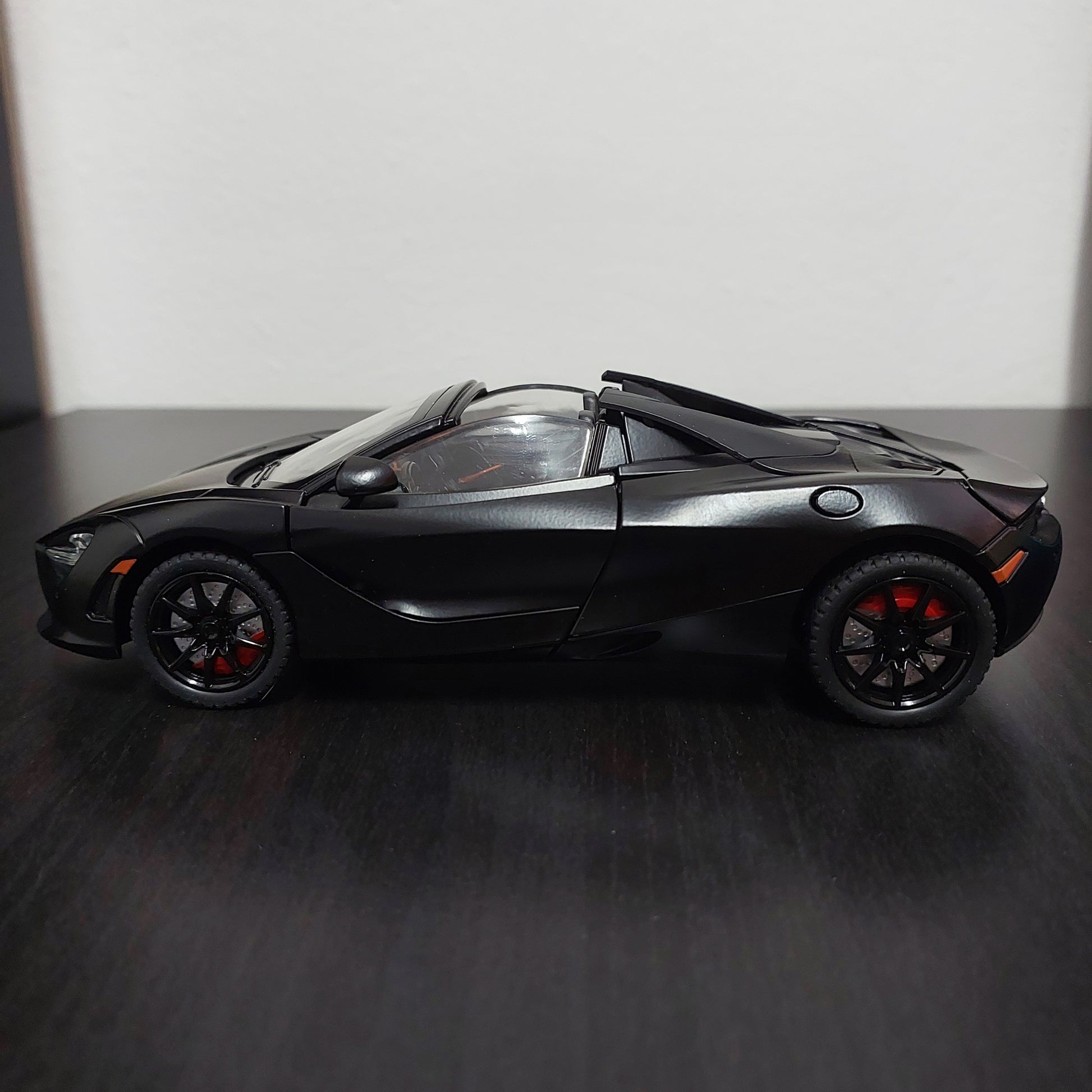 Mclaren 720S Car Model (1:24)