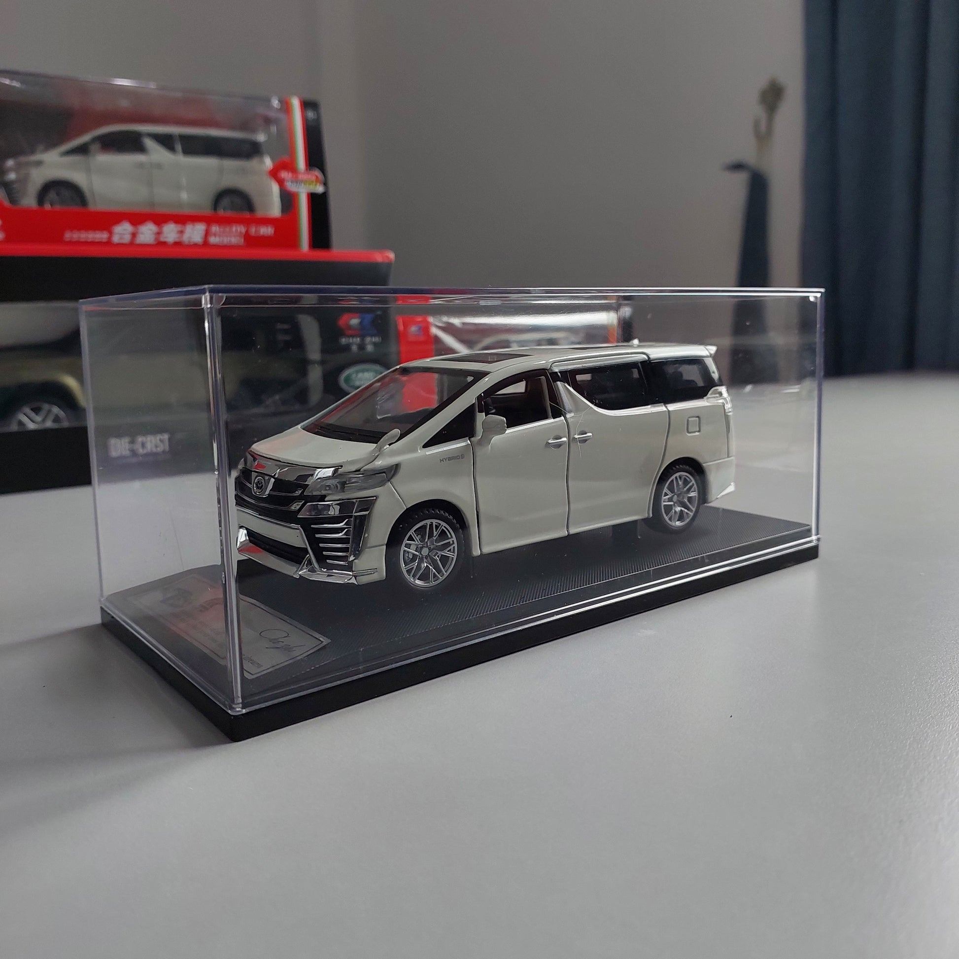Toyota Vellfire Diecast (1:32)