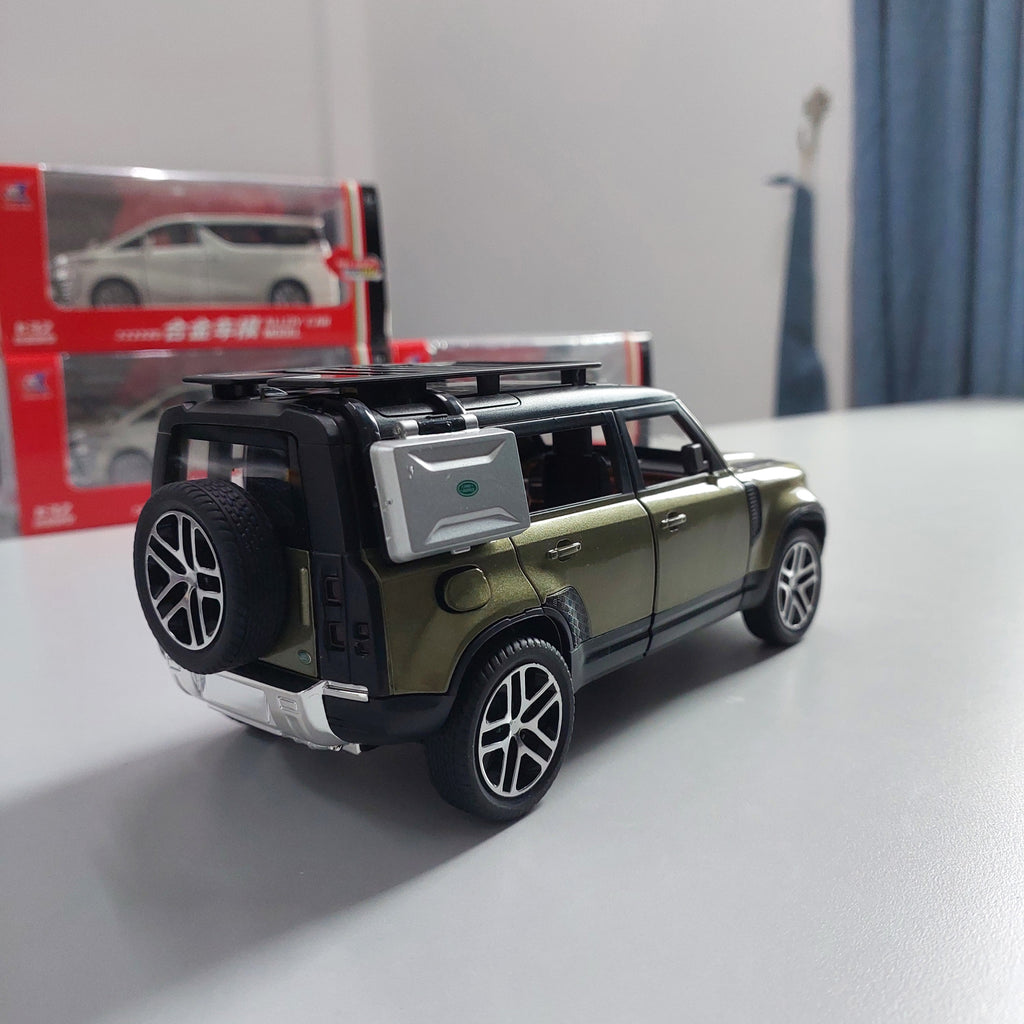 Land Rover Defender Diecast (1:24)