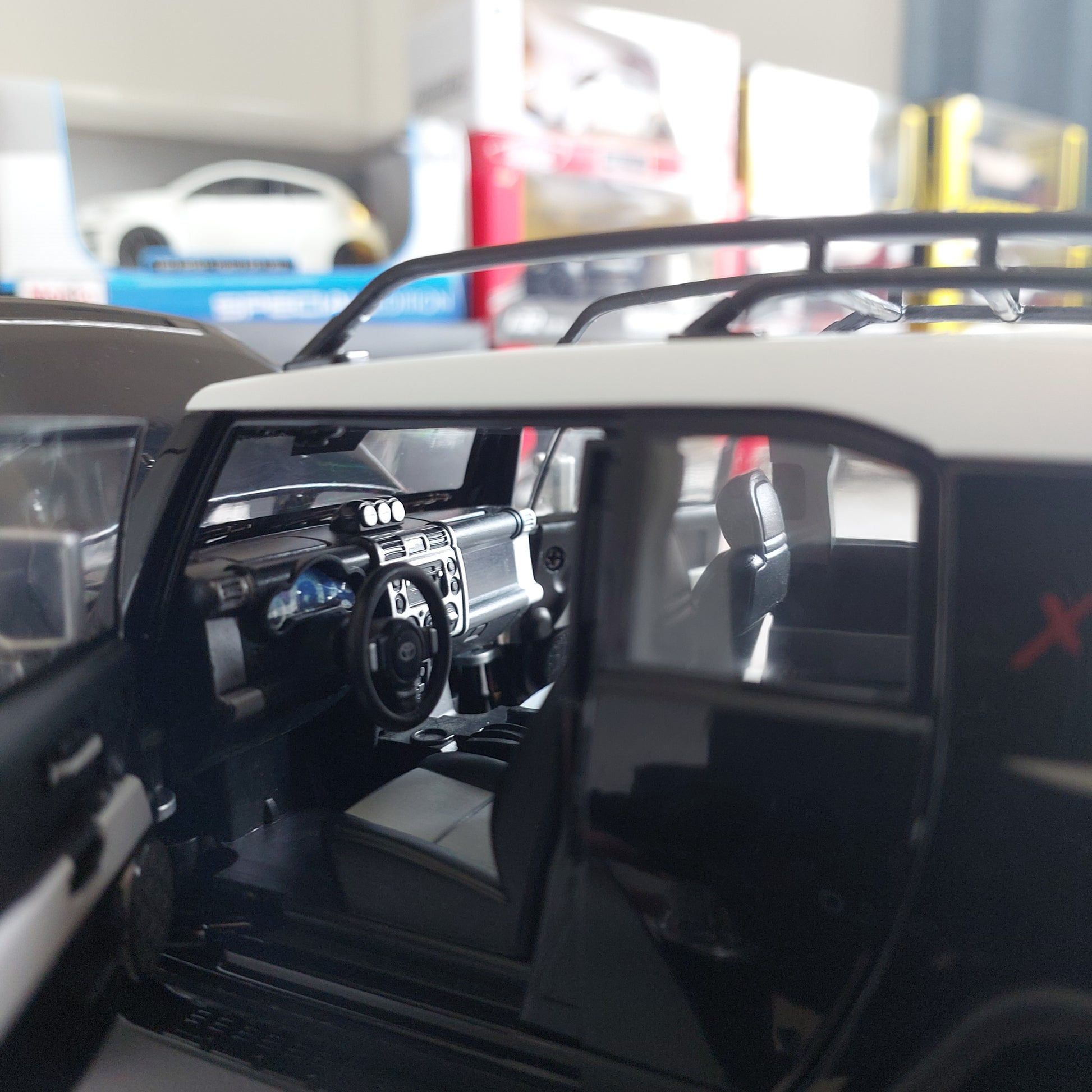 Toyota FJ Cruiser Diecast (1:24)