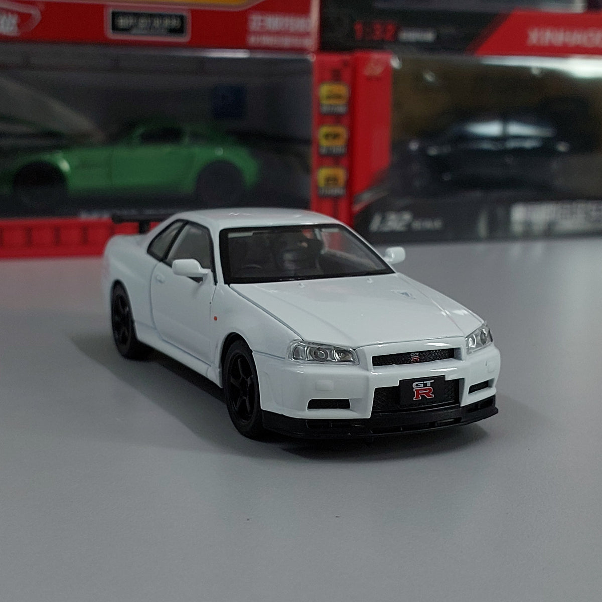 Nissan GTR R34 Skyline Diecast (1/32)