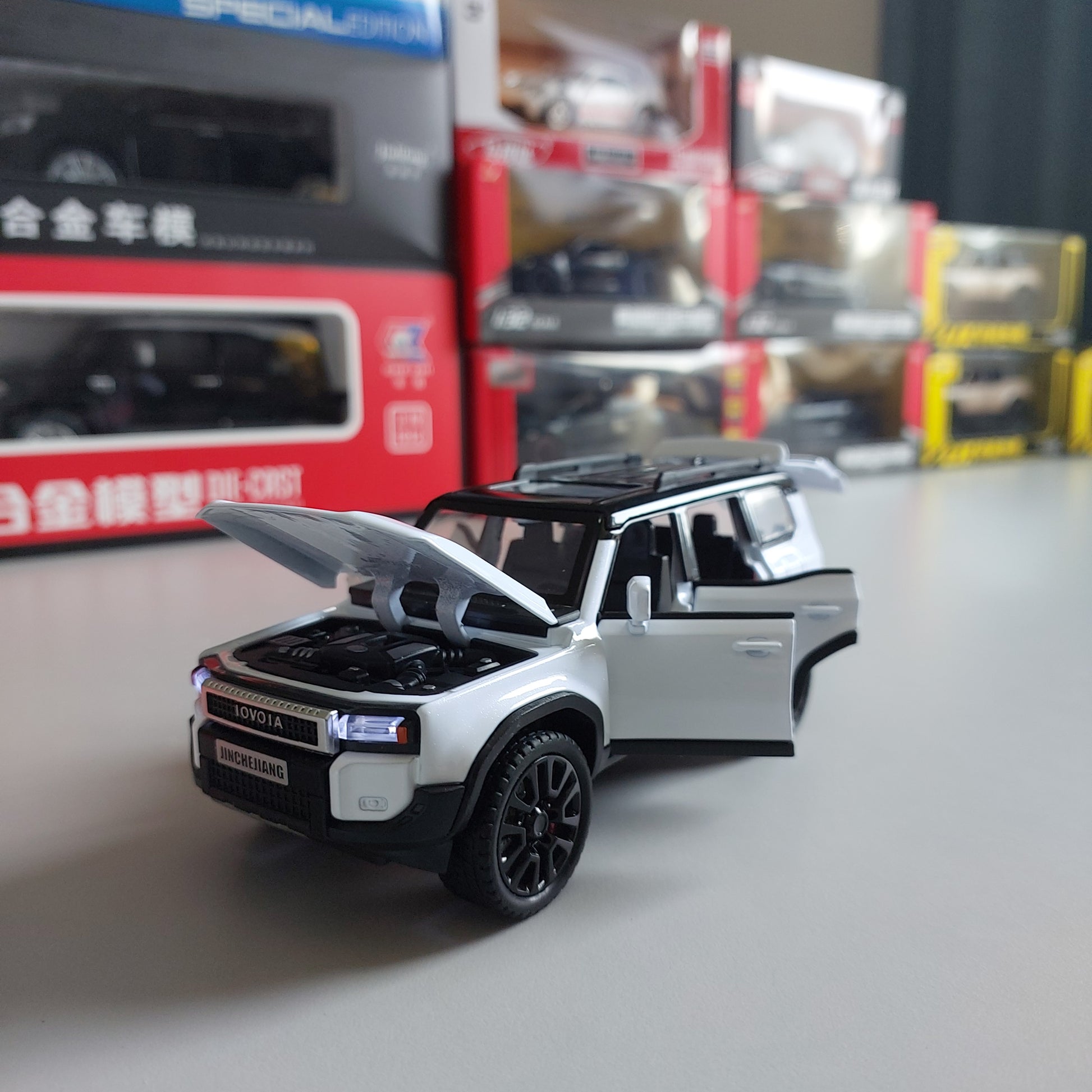 Toyota Prado Land Cruiser Diecast (1:32)