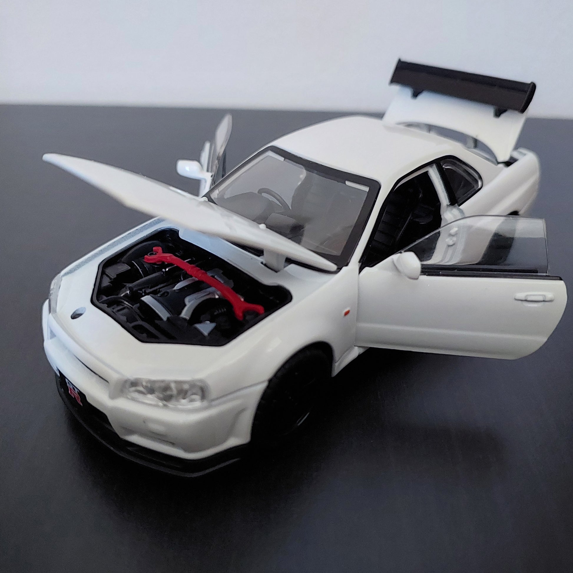 Nissan GTR R34 Skyline Car Model Diecast (1:32)