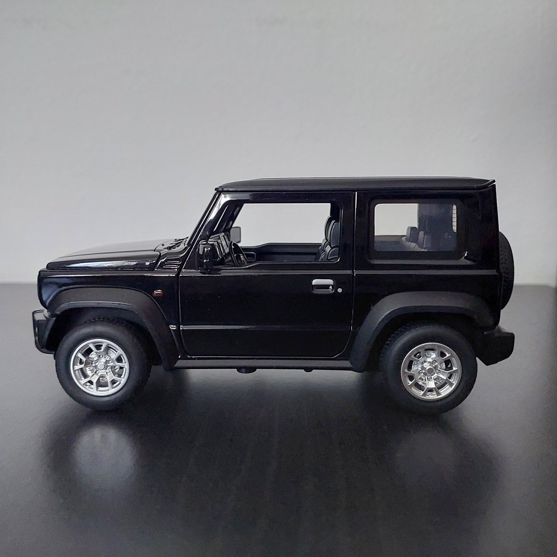 Suzuki Jimny Car Model Diecast (1:24)
