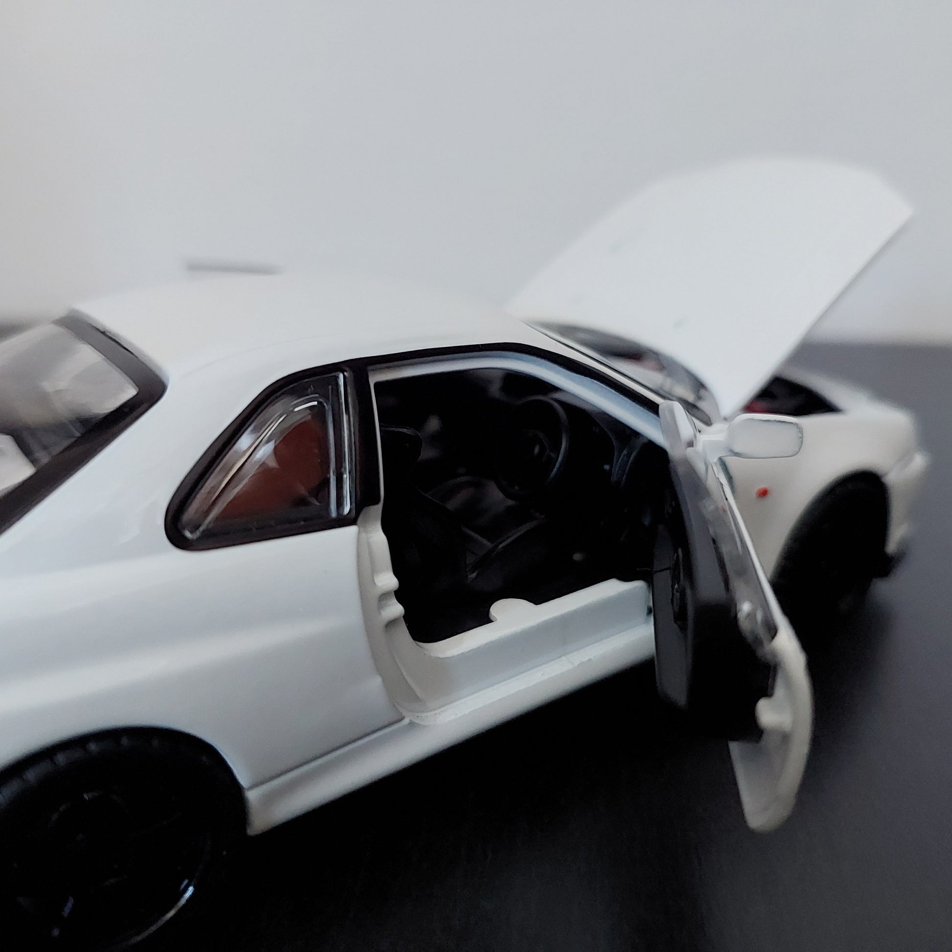 Nissan GTR R34 Skyline Car Model Diecast (1:32)