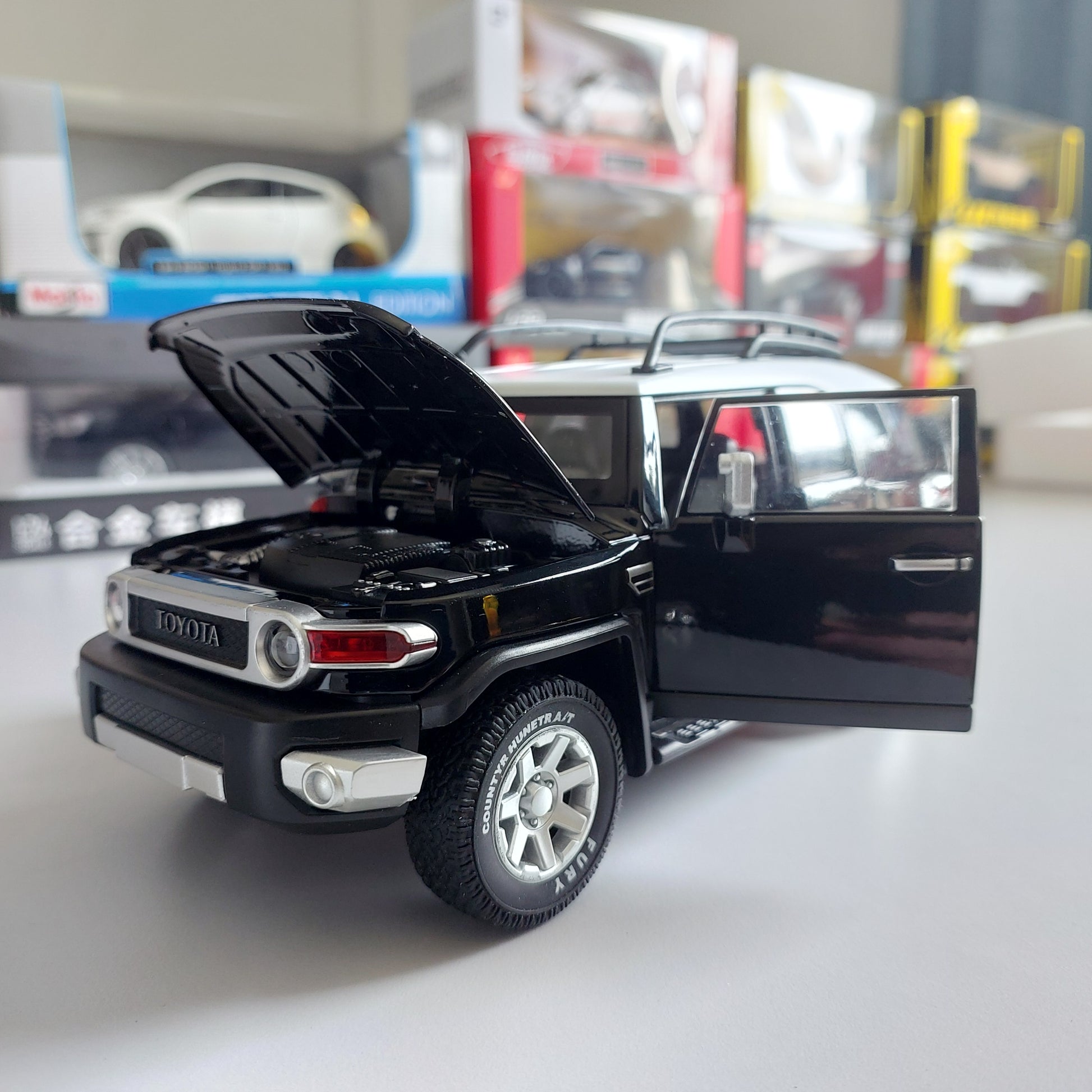 Toyota FJ Cruiser Diecast (1:24)