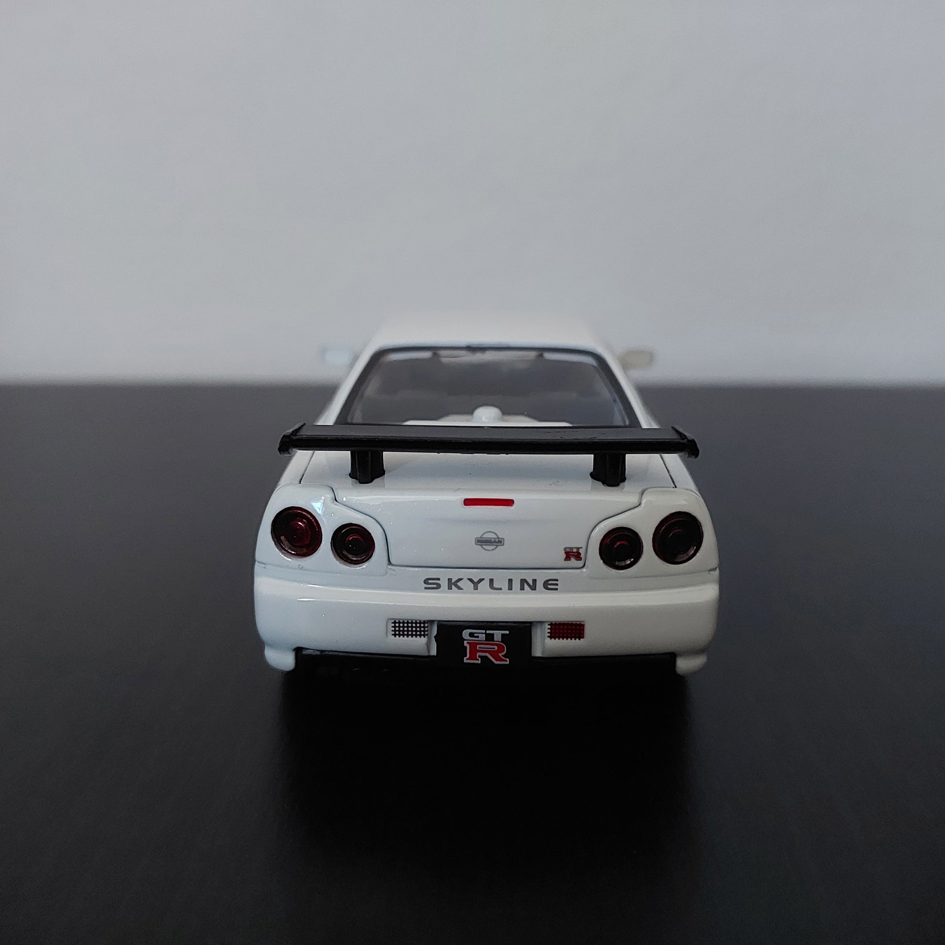 Nissan GTR R34 Skyline Car Model Diecast (1:32)