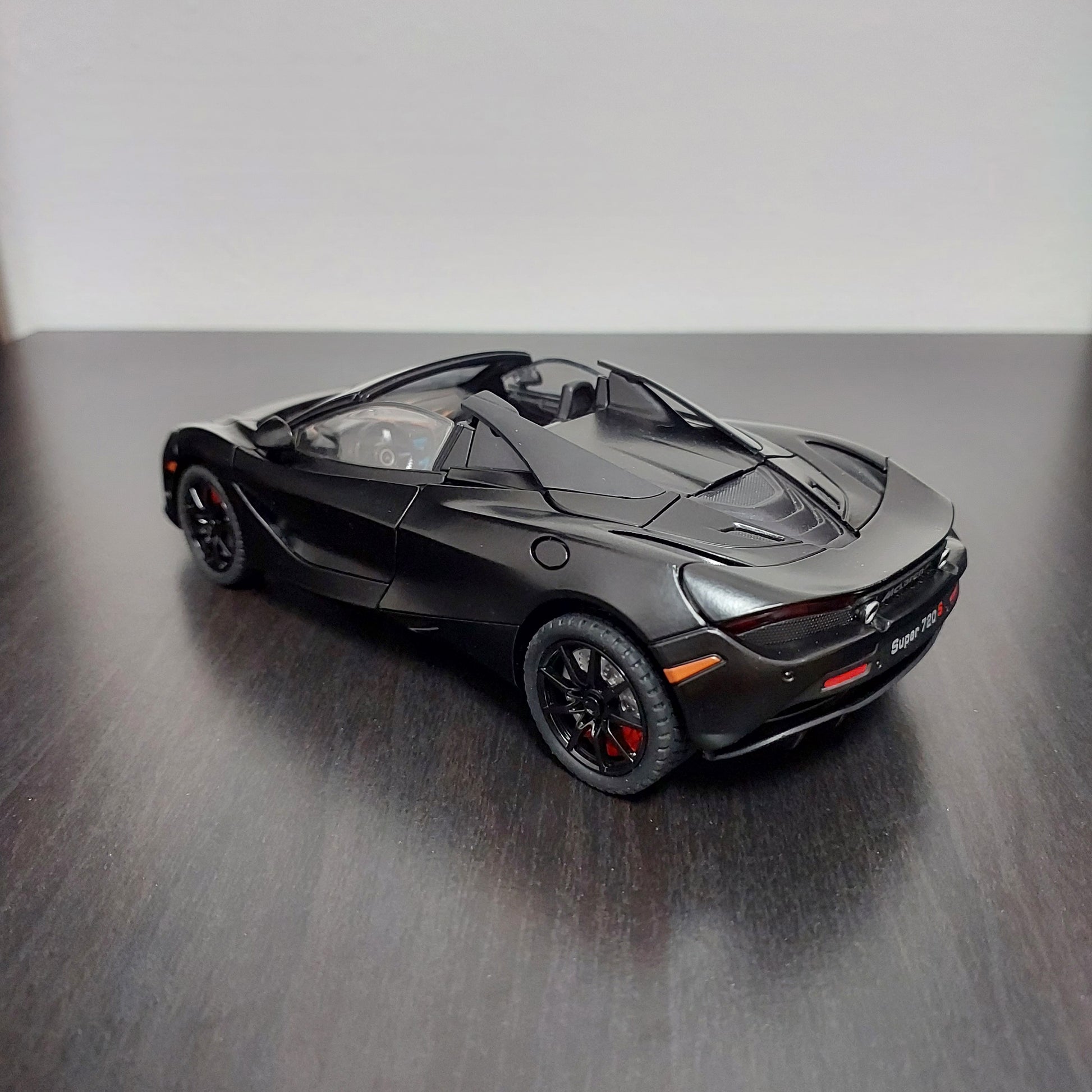 Mclaren 720S Car Model (1:24)