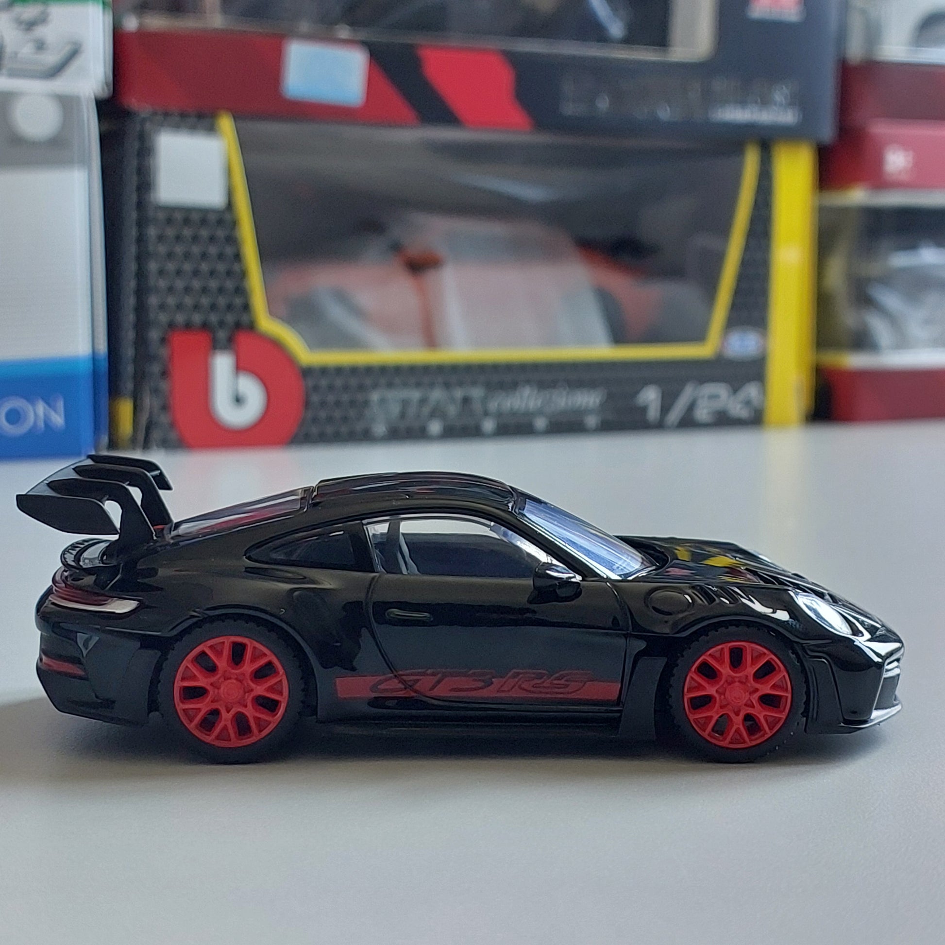 Porsche 911 GT3 RS Bburago Diecast (1:43)