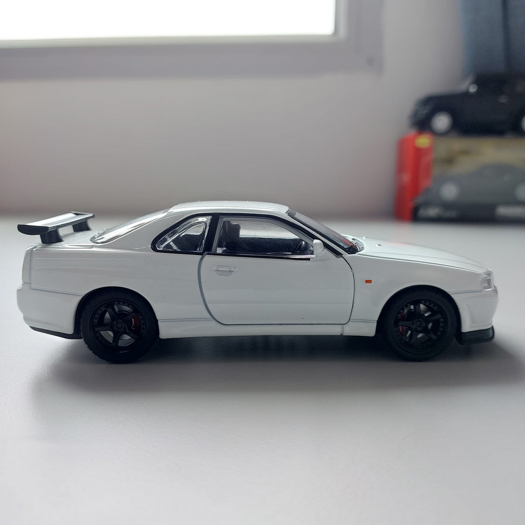 Nissan GTR R34 Skyline Diecast (1:32)