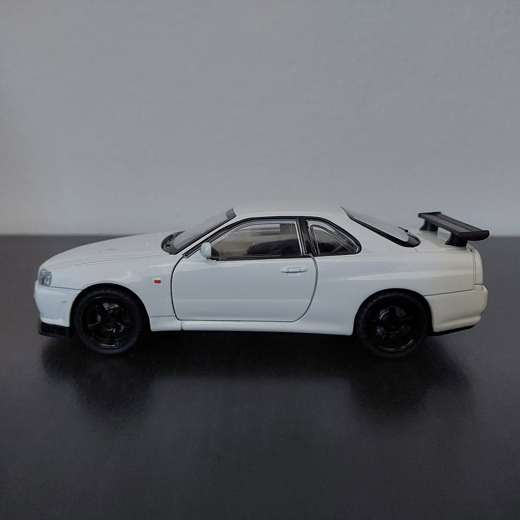 Nissan GTR R34 Skyline Car Model Diecast (1:32)