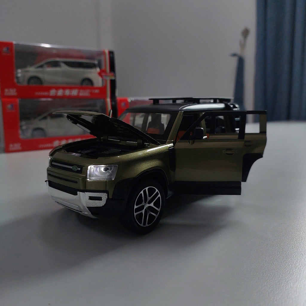 Land Rover Defender Diecast (1:24)