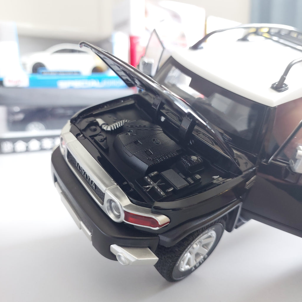Toyota FJ Cruiser Diecast (1:24)