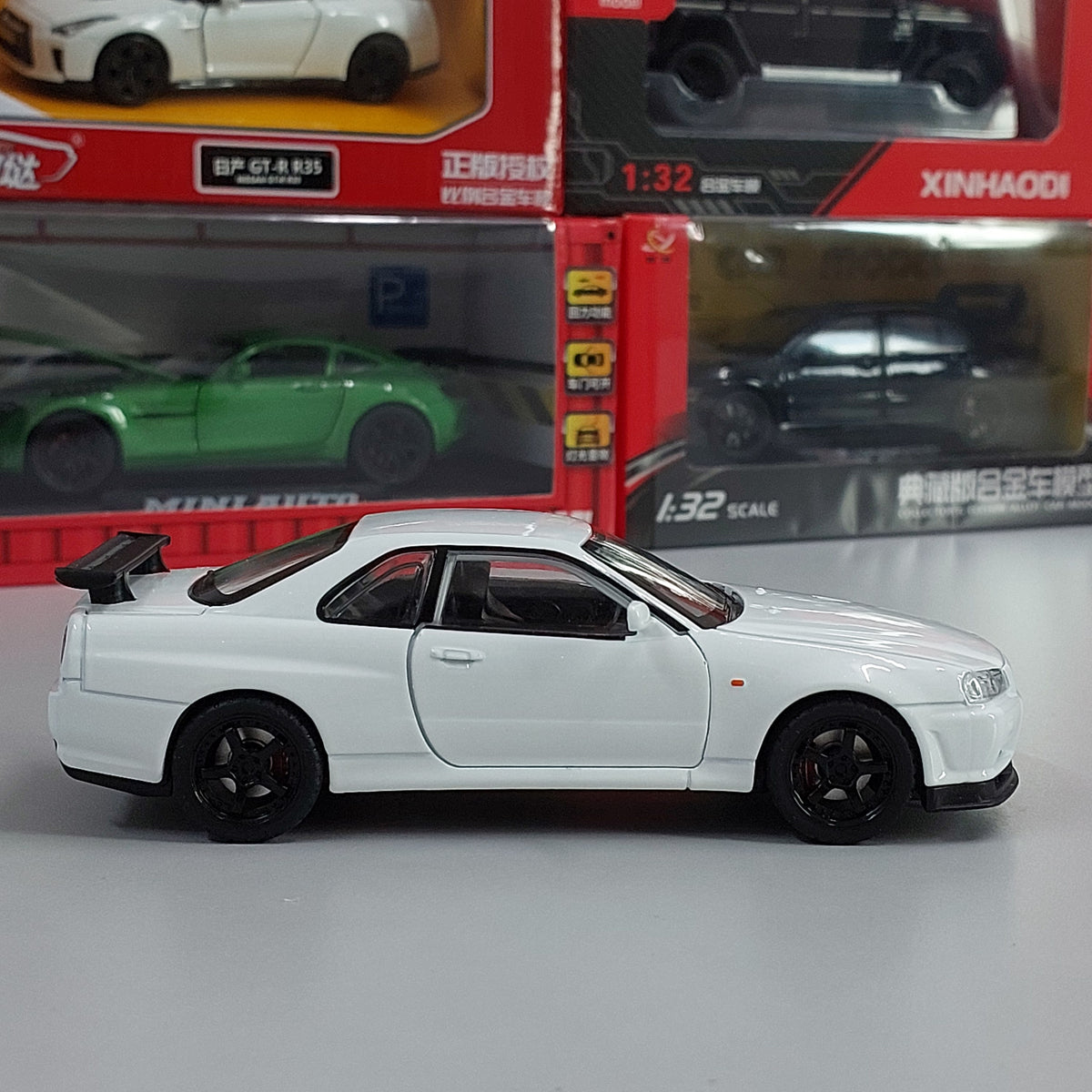 Nissan GTR R34 Skyline Diecast (1/32)