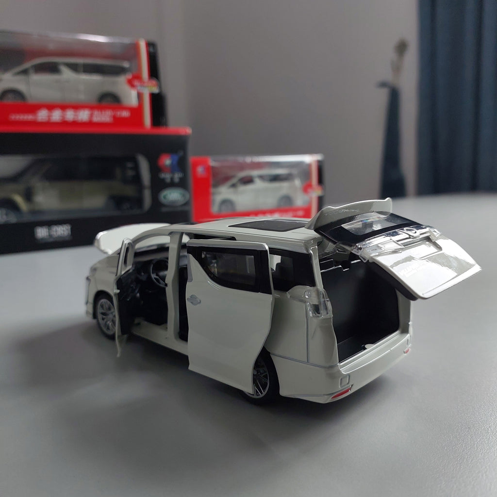 Toyota Vellfire Diecast (1:32)