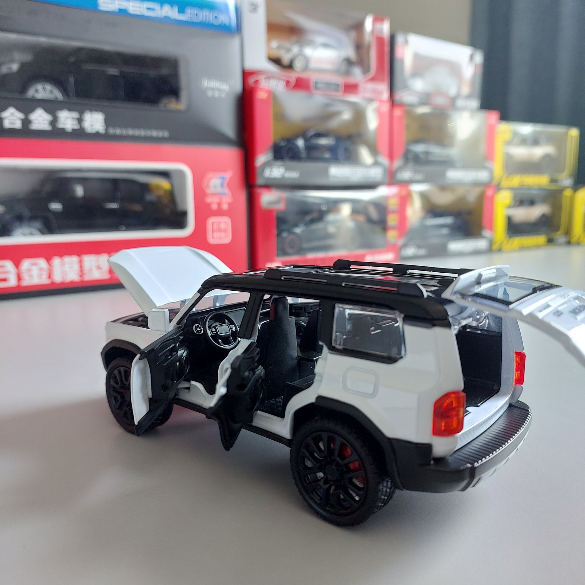 Toyota Prado Land Cruiser Diecast (1:32)