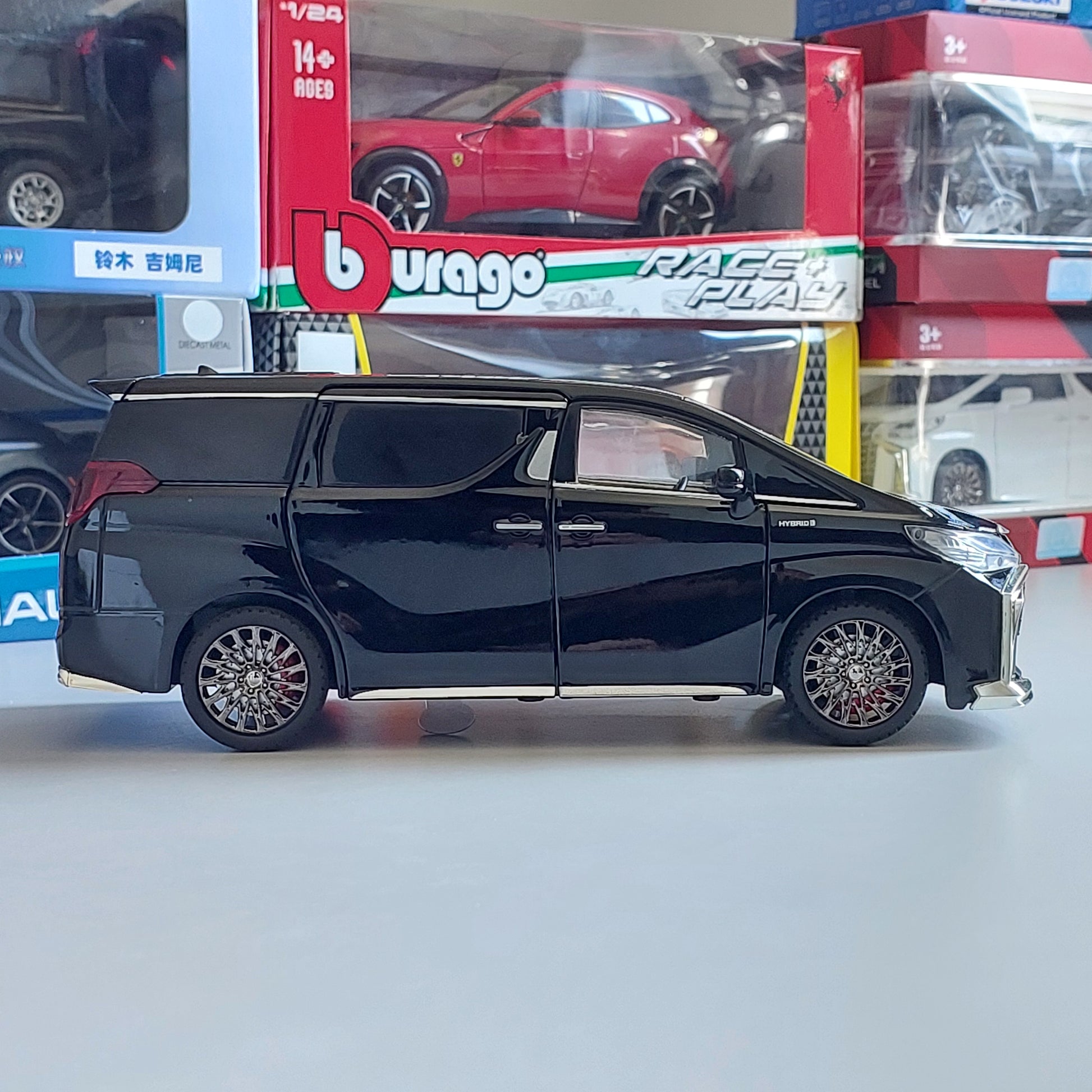 Toyota Alphard Diecast (1:24)