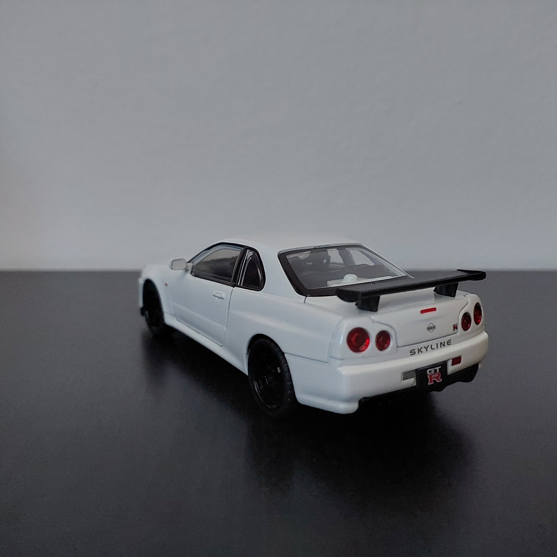 Nissan GTR R34 Skyline Car Model Diecast (1:32)