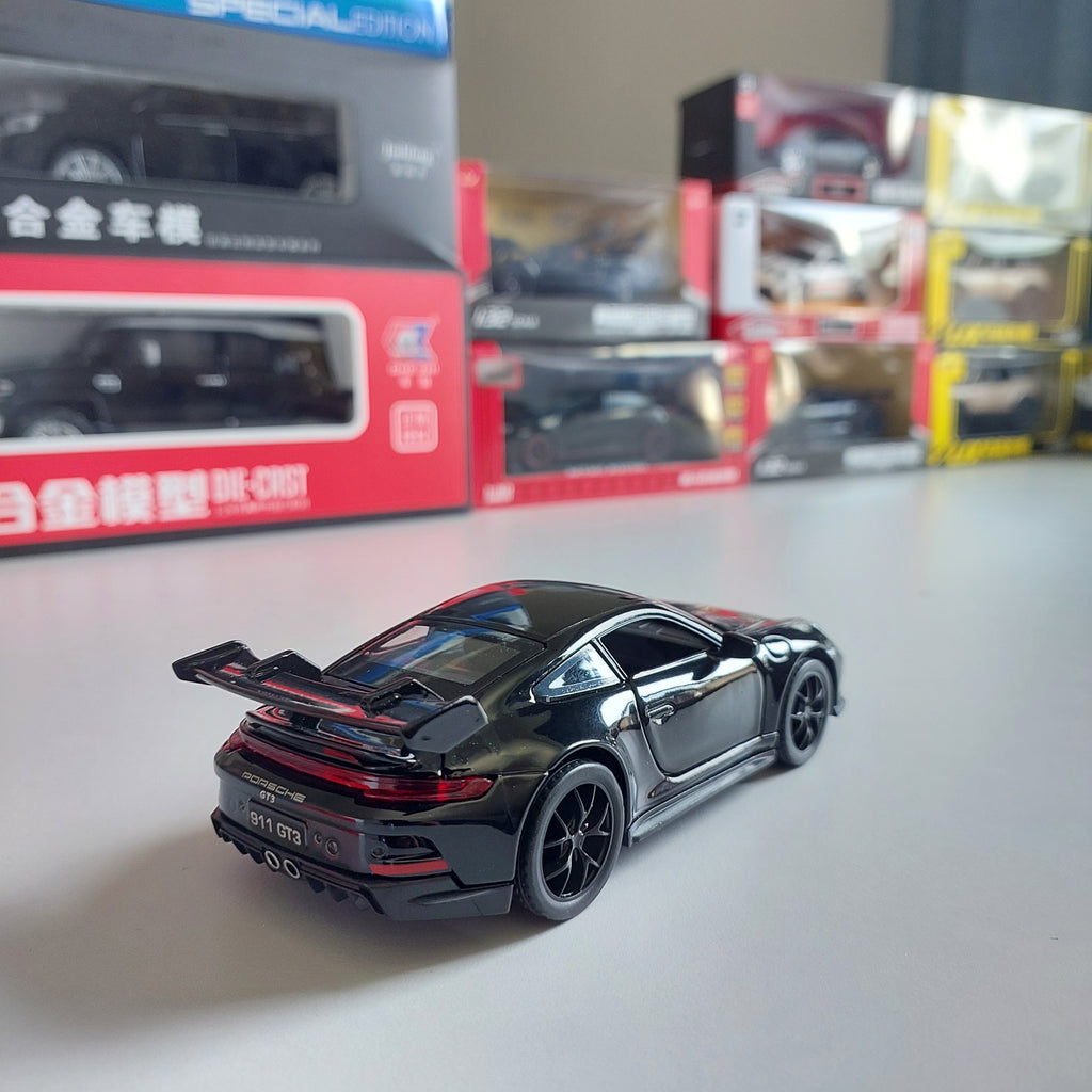 Porsche 911 GT3 Car Model (1:32)