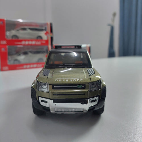 Land Rover Defender Diecast (1:24)