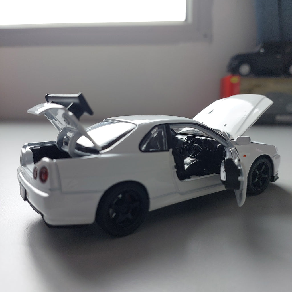Nissan GTR R34 Skyline Diecast (1:32)
