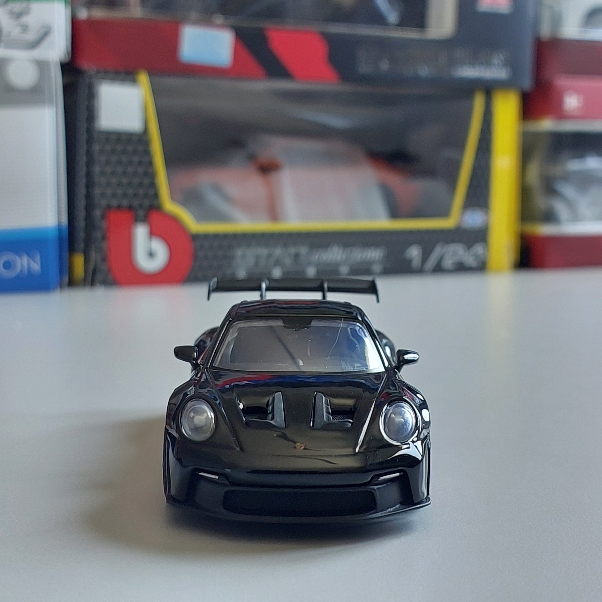 Porsche 911 GT3 RS Bburago Diecast (1:43)