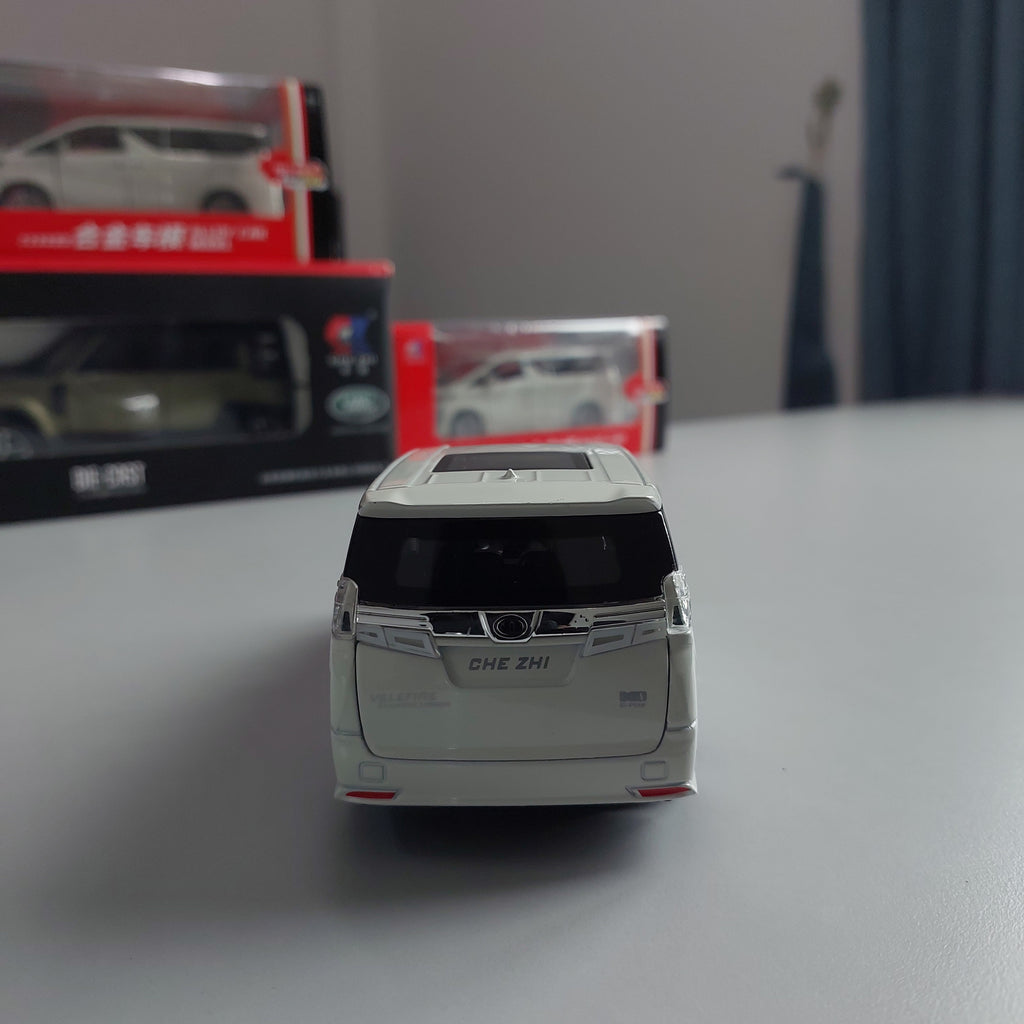 Toyota Vellfire Diecast (1:32)