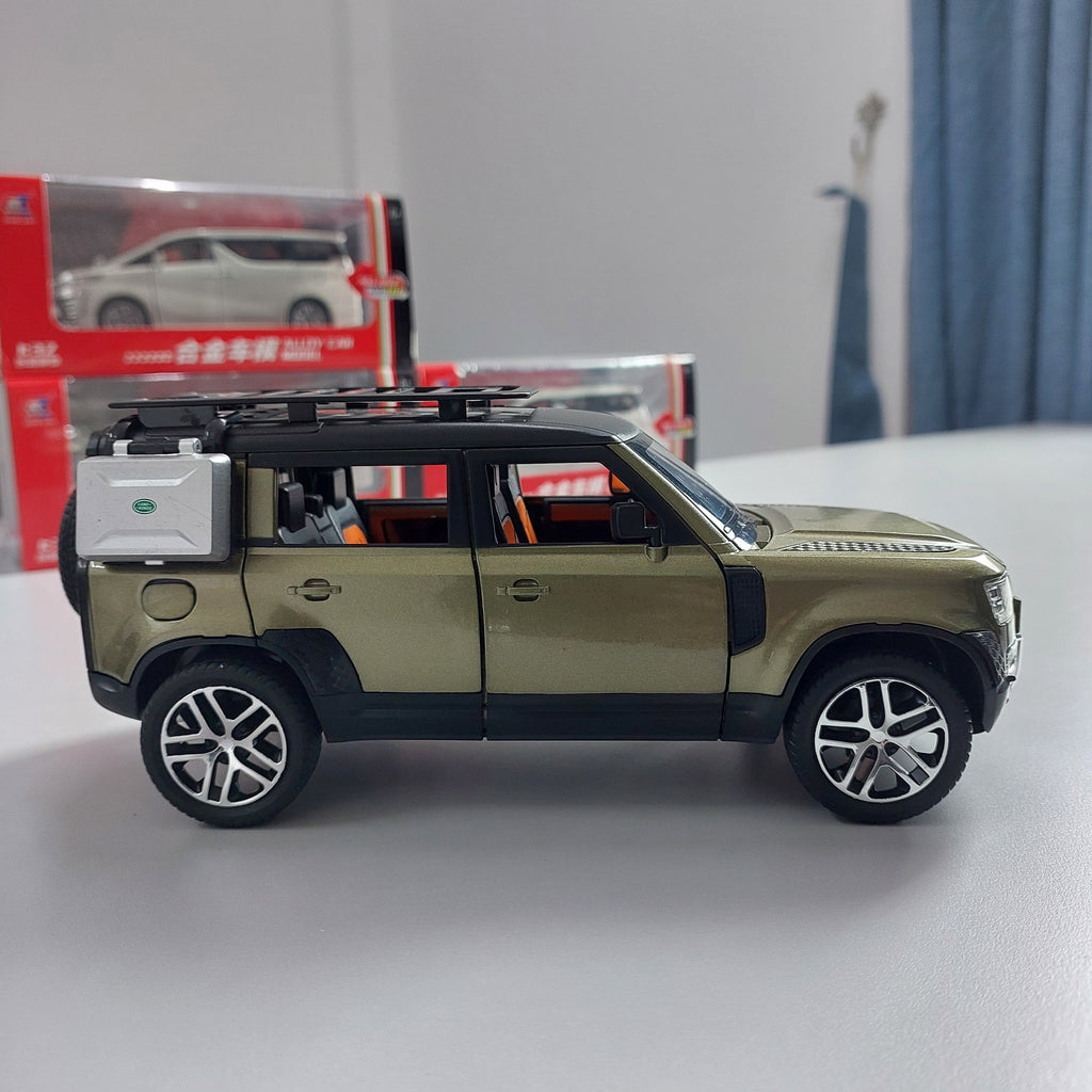Land Rover Defender Diecast (1:24)