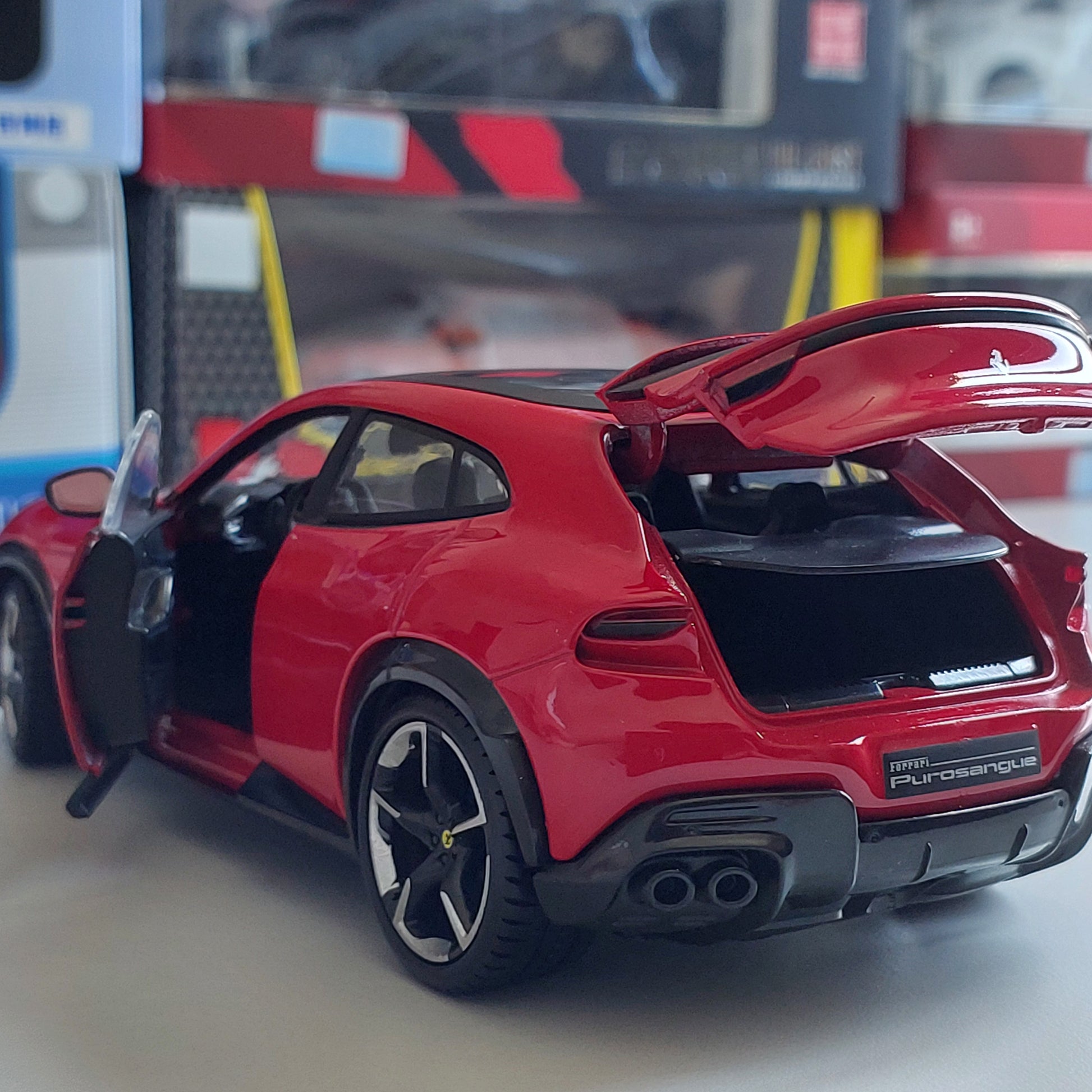 Ferrari Purosangue Bburago Diecast (1:24)